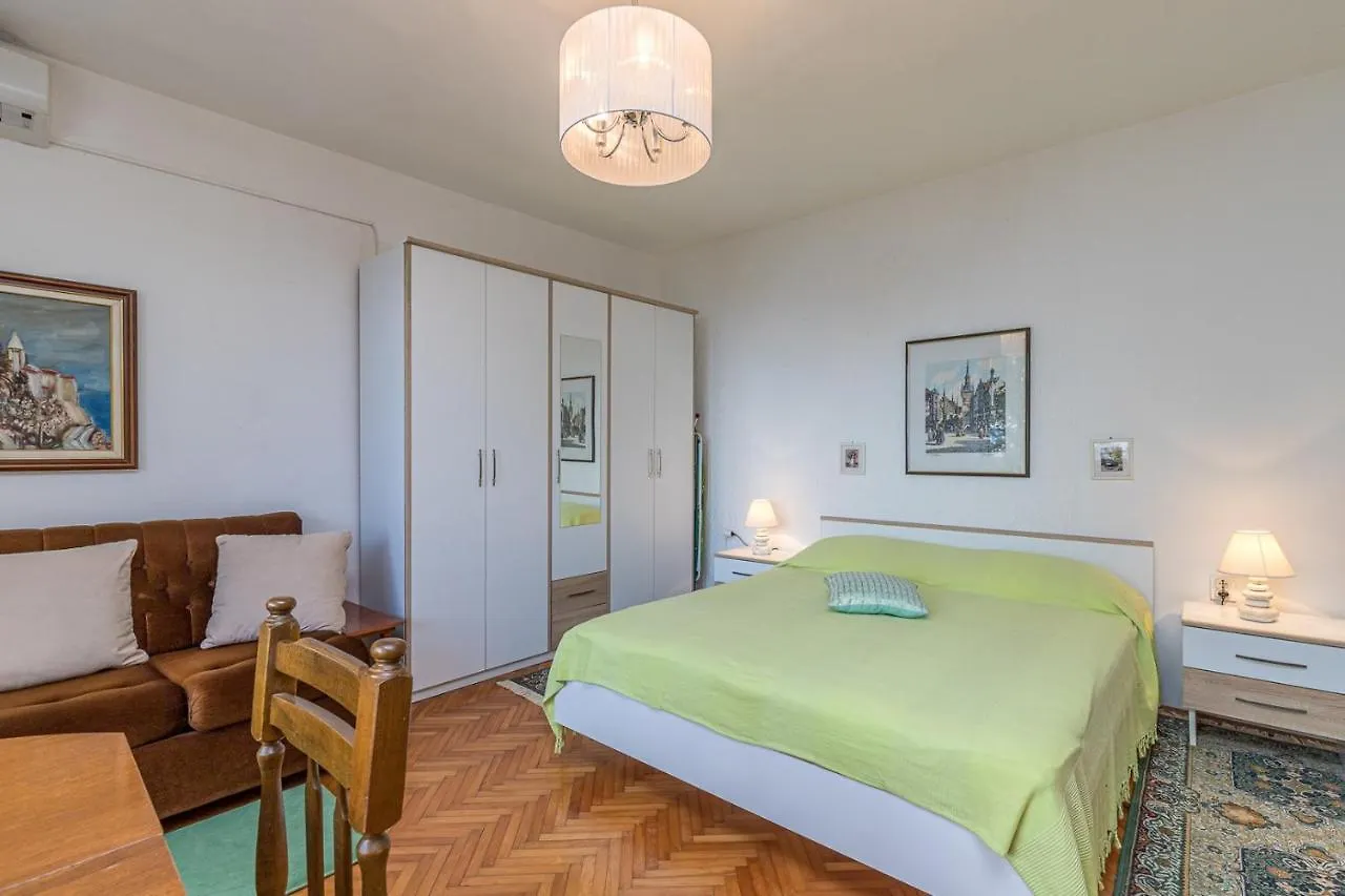 Apartment Dusper 347 Lovran 3*,  Croacia